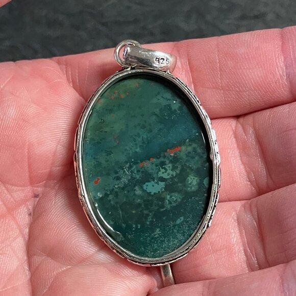 Stunning Heliotrope Bloodstone Pendant Stone Crystal Jewelry - Picture 6 of 8